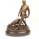 Vanator cu un ogar - statueta din bronz 