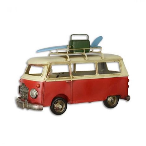 Model de autobuz cu placa de surf
