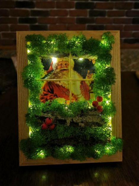 Decoratiune "Mos Craciun la fereastra"