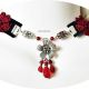 Chocker cu flori dantelate grena  si cristale