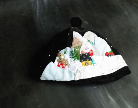 Caciula broderie Silent night