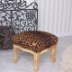 Scaunel din lemn masiv auriu cu tapiterie leopard