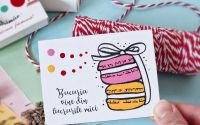 Martisor macarons cu magnet cu mesaj handmade