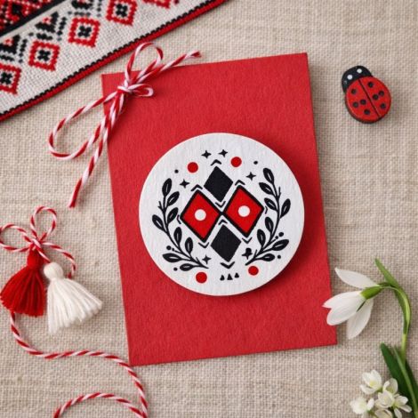 Martisor brosa model traditional pictat manual