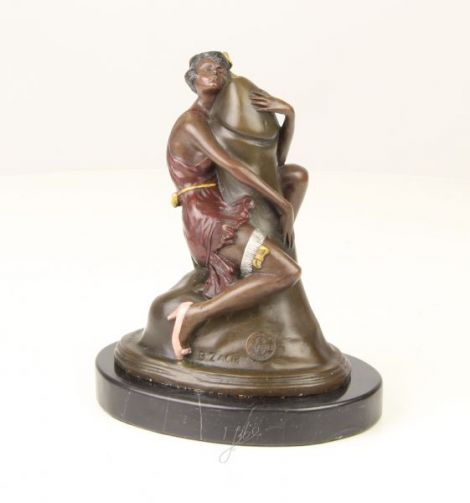 Femeie imbratisand un falus - statueta bronz