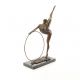 Femeie Art Deco cu cercul - statueta din bronz 
