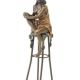 Doamna la bar - statueta din bronz pictat 