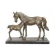 Iapa cu manzul - statueta din bronz 