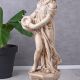 Statueta de gradina din rasini cu o femeie 