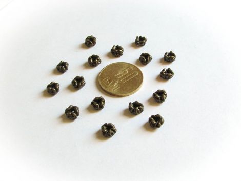 16buc distantiere bronz 3 flori triunghi
