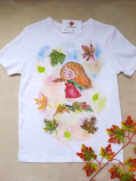 Tricou pictat manual " Toamna "