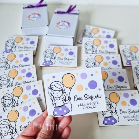Marturii haioase cu magnet botez pictate fetita