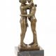 Doi barbati - statueta erotica pe soclu marmura