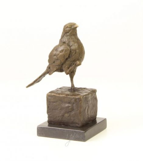 Pasarica - statueta din bronz pe soclu din marmura