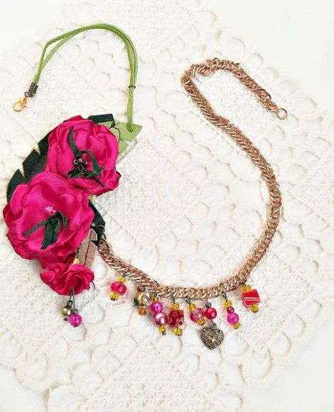 colier floral magenta auriu