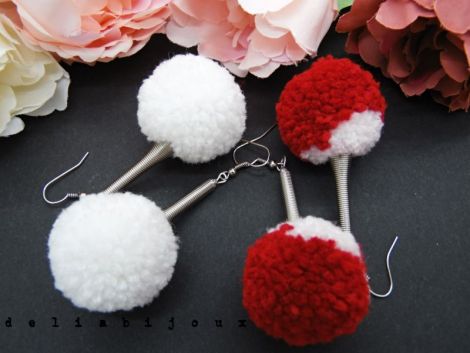 Cercei handmade unicat - pom pom - lana si acril-