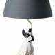 Lampa de masa cu un terier alb cu negru 