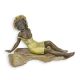 Doamna sezand- statueta din bronz pictat 