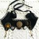 Chocker dantelat negru auriu cu tema heraldica