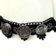 Chocker dantelat negru argintiu cu tema heraldica