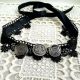 Chocker dantelat negru argintiu cu tema heraldica