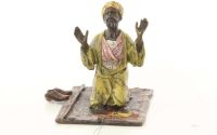 Arab rugandu-se- statueta vieneza din bronz masiv