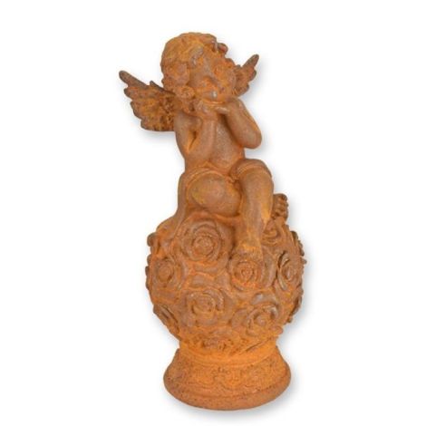 Ingeras pe o minge-statueta din fonta antichizata