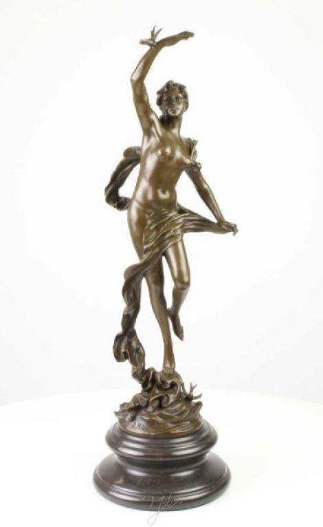 Aurora-statueta din bronz cu un soclu din marmura