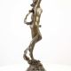 Aurora-statueta din bronz cu un soclu din marmura