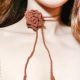 Accesoriu crosetat manual. Chocker negru
