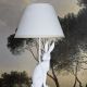 Lampa de masa cu un iepure alb 