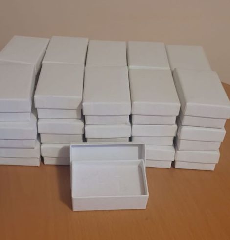 Cutii din carton pentru bijuterii 8cmx5cm