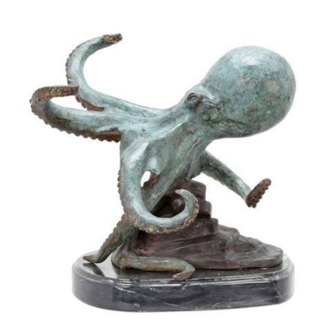Caracatita-statueta din bronz cu un soclu marmura