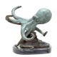 Caracatita-statueta din bronz cu un soclu marmura