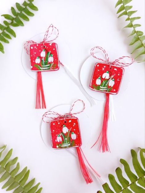 Martisor cu flori pictat