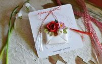 Martisor plic cu flori - rosu