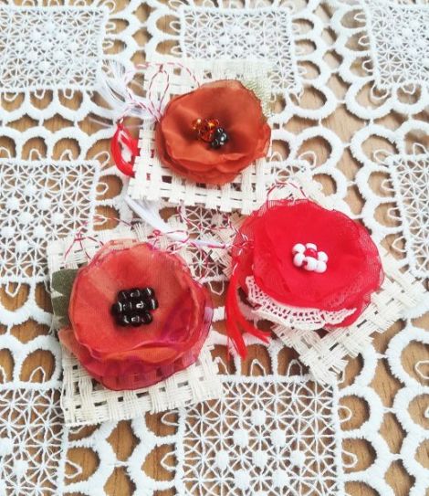 set brose flori martisoare teracota zmeuriu rosu