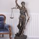 Justitia-statueta impozanta din ceramica cu bronz