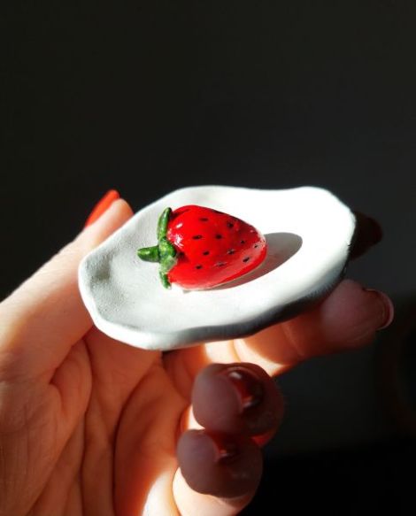 Farfurioara ceramica cu capsuna