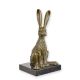 Iepure sezand-statueta din bronz 