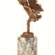 Zana-statueta din bronz pe un soclu din marmura