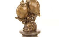 Doua bufnite pe o creanga-statueta din bronz