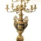 Candelabru din bronz auriu cu zece brate