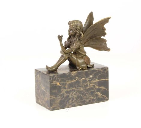 Zana cu fluture-statueta din bronz