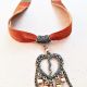 chocker boem patinat piele si pandant inima 