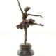 Balerina-staueta din bronz cu un soclu din bronz
