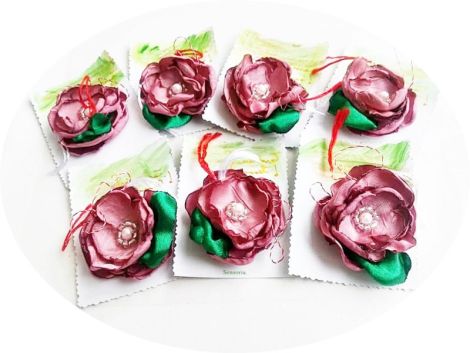 martisor brosa floare de matase roz- orhidee