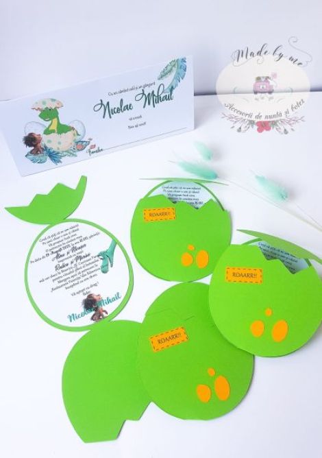 Invitatie dinozauri