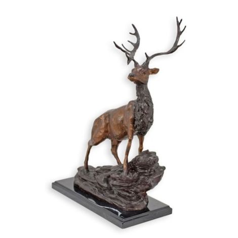 Cerb-statueta din bronz cu un soclu din marmura