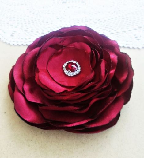 Brosa floare visinie cu cristale 14 cm